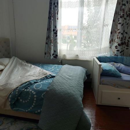 Belle Chambre Dans Un Quartier Calme Anderlecht Zewnętrze zdjęcie